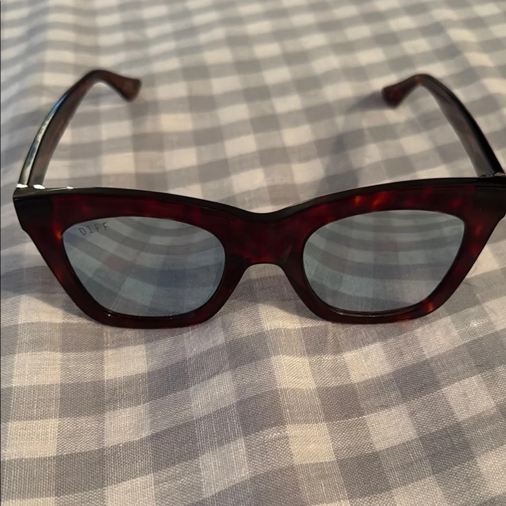 Diff Tortoise Shell Sunglasses - Picture 1 of 4